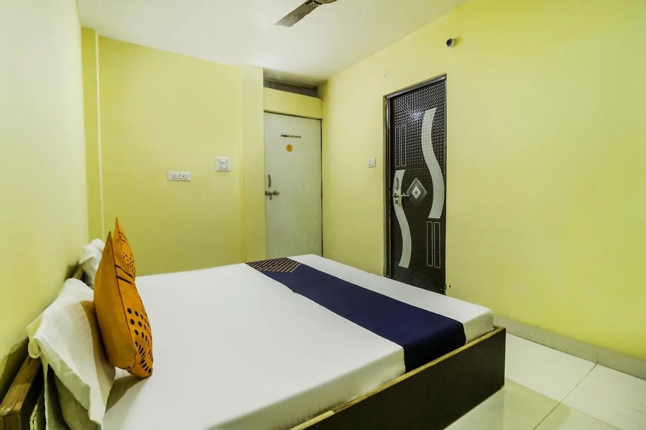 Spot On 44295 Sarnath Tourist Guest House Varanasi 2*,  India